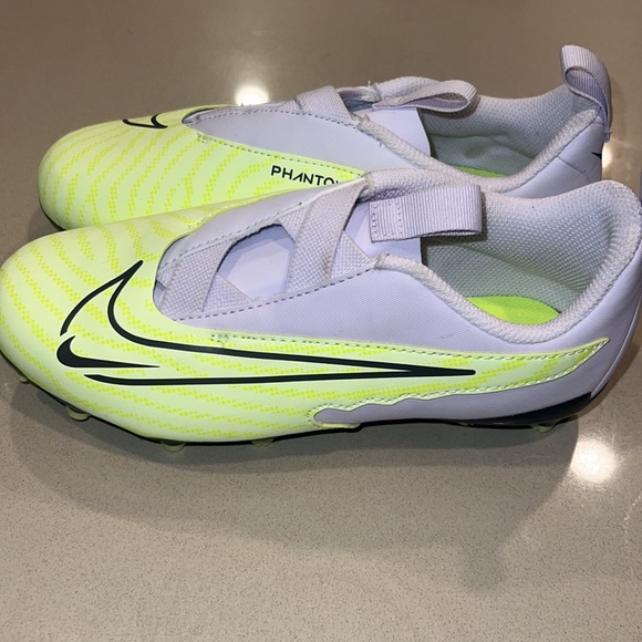 how to get free cleats from nike